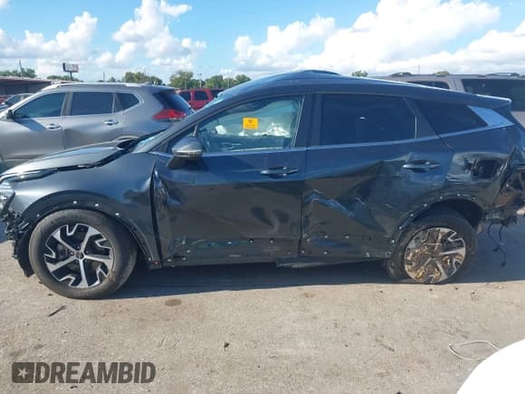 ✅ 2025 Kia Sportage EX • VIN: KNDPV3DF5S7354025 • Lot: 43282429. Listed on IAAI with 10,688 mi. Free auction sales archive from the USA and detailed vehicle history report at DreamBid. Image 13.