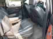 2014 Chevrolet Suburban LT z VIN 1GNSKJE72ER100836, wystawiony jako IAAI lot #42378709 z przebiegiem 365 946 mil mil oraz . Historia ofert i sprzedaży dostępna na DreamBid. Obrazek 8.