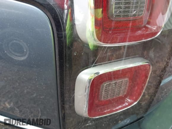 ✅ 2019 Land Rover Range Rover • VIN: SALGS2RE5KA516721 • Лот: 42081181. Опубликован ранее на IAAI с пробегом 120 147 миль. Бесплатный доступ к архиву аукционных продаж из США и подробный отчёт об истории автомобиля на DreamBid. Изображение 21.