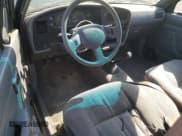 ✅ 1994 Toyota Pickup • VIN: 4TARN93PXRZ303264 • Lot: 81754105. Wystawiony na Copart z przebiegiem 282 985 mil. Bezpłatny archiwum sprzedaży aukcyjnych z USA i szczegółowy raport historii pojazdu na DreamBid. Zdjęcie 8.