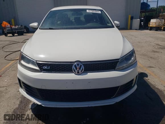 ✅ 2012 Volkswagen Jetta PZEV • VIN: 3VW4A7AJ1CM100153 • Lot: 67985065. Wystawiony na Copart z przebiegiem 173 807 mil. Bezpłatny archiwum sprzedaży aukcyjnych z USA i szczegółowy raport historii pojazdu na DreamBid. Zdjęcie 5.