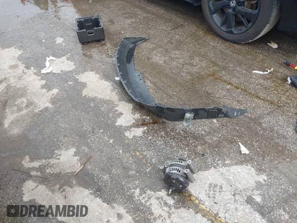 2016 Chevrolet Malibu LS z VIN 1G11B5SA9GF115925, wystawiony jako IAAI lot #43315728 z przebiegiem 108 708 mil mil oraz . Historia ofert i sprzedaży dostępna na DreamBid. Obrazek 12.