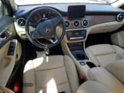 ✅ 2019 Mercedes-Benz GLA 250 • VIN: WDCTG4EB7KJ594670 • Lot: 82469515. Wystawiony na Copart z przebiegiem 53 373 mil. Bezpłatny archiwum sprzedaży aukcyjnych z USA i szczegółowy raport historii pojazdu na DreamBid. Zdjęcie 8.