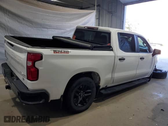 2019 Chevrolet Silverado 1500 Custom Trail Boss with VIN 1GCPYCEF6KZ342718, listed as a Copart auction lot 85947555 with 52,851 mi miles and Salvage title. Bid and sale history available at DreamBid. Image 3.