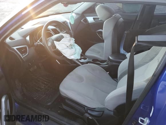 ✅ 2012 Hyundai Veloster w/Red Int • VIN: KMHTC6AD7CU046667 • Lot: 82014564. Wystawiony na Copart z przebiegiem 100 525 mil. Bezpłatny archiwum sprzedaży aukcyjnych z USA i szczegółowy raport historii pojazdu na DreamBid. Zdjęcie 7.