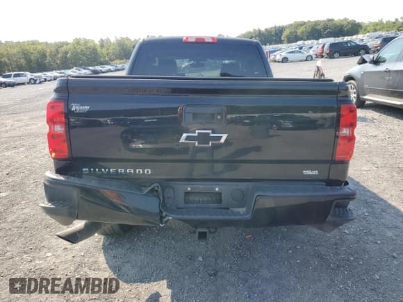 ✅ 2018 Chevrolet Silverado 1500 Custom • VIN: 3GCUKPEC7JG565320 • Лот: 69058424. Опубликован ранее на Copart с пробегом Не указан. Бесплатный доступ к архиву аукционных продаж из США и подробный отчёт об истории автомобиля на DreamBid. Изображение 6.