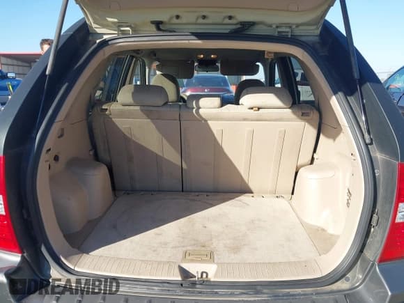 ✅ 2008 Kia Sportage LX • VIN: KNDJF724387508140 • Лот: 43591916. Опубликован ранее на IAAI с пробегом 289 279 миль. Бесплатный доступ к архиву аукционных продаж из США и подробный отчёт об истории автомобиля на DreamBid. Изображение 17.