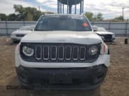 ✅ 2018 Jeep Renegade Latitude • VIN: ZACCJABB0JPJ18895 • Lot: 81675885. Wystawiony na Copart z przebiegiem Nie podano. Bezpłatny archiwum sprzedaży aukcyjnych z USA i szczegółowy raport historii pojazdu na DreamBid. Zdjęcie 5.