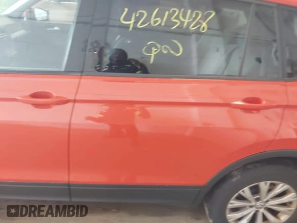 ✅ 2018 Volkswagen Tiguan S • VIN: 3VV0B7AX7JM081884 • Lot: 42613428. Listed on IAAI with 134,196 mi. Free auction sales archive from the USA and detailed vehicle history report at DreamBid. Image 14.