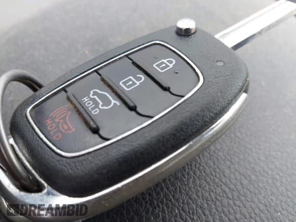 ✅ 2018 Hyundai Santa Fe 2.4L • VIN: 5NMZTDLB9JH078832 • Лот: 43147812. Опубликован ранее на IAAI с пробегом 122 368 миль. Бесплатный доступ к архиву аукционных продаж из США и подробный отчёт об истории автомобиля на DreamBid. Изображение 11.