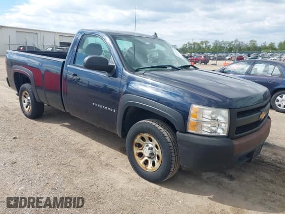 ✅ 2007 Chevrolet Silverado 1500 Work Truck • VIN: 1GCEC14C27Z570997 • Лот: 42192143. Опубликован ранее на IAAI с пробегом 215 940 миль. Бесплатный доступ к архиву аукционных продаж из США и подробный отчёт об истории автомобиля на DreamBid. Изображение 1.