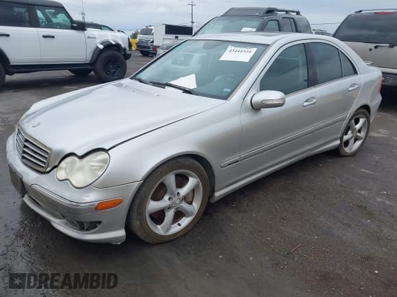 ✅ 2005 Mercedes-Benz C 230 Kompressor • VIN: WDBRF40J15A749542 • Lot: 43444524. Wystawiony na IAAI z przebiegiem 214 832 mil. Bezpłatny archiwum sprzedaży aukcyjnych z USA i szczegółowy raport historii pojazdu na DreamBid. Zdjęcie 2.