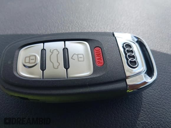 ✅ 2015 Audi allroad A4 Premium Plus • VIN: WA1UFAFLXFA055527 • Лот: 41760426. Опубликован ранее на IAAI с пробегом 130 238 миль. Бесплатный доступ к архиву аукционных продаж из США и подробный отчёт об истории автомобиля на DreamBid. Изображение 11.