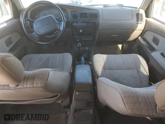✅ 1997 Toyota 4Runner • VIN: JT3HM84R2V0025461 • Lot: 43767675. Wystawiony na Copart z przebiegiem 245 018 mil. Bezpłatny archiwum sprzedaży aukcyjnych z USA i szczegółowy raport historii pojazdu na DreamBid. Zdjęcie 8.