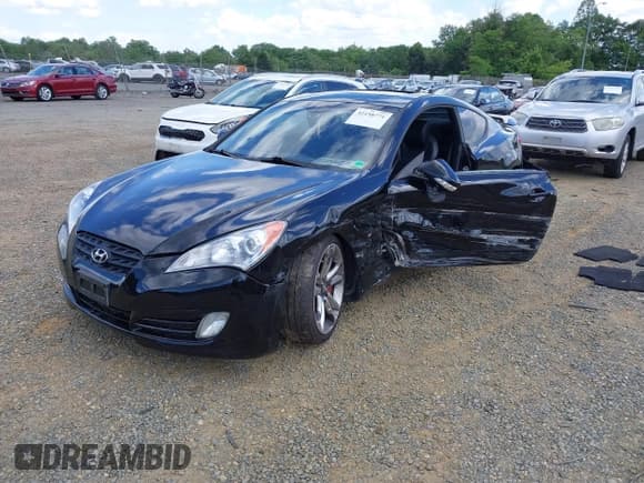 ✅ 2010 Hyundai Genesis Coupe • VIN: KMHHU6KH0AU028724 • Lot: 42198771. Wystawiony na IAAI z przebiegiem 114 604 mil. Bezpłatny archiwum sprzedaży aukcyjnych z USA i szczegółowy raport historii pojazdu na DreamBid. Zdjęcie 2.