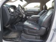 ✅ 2019 Ram 2500 Tradesman • VIN: 3C6MR5AJXKG553806 • Лот: 85029804. Опубликован ранее на Copart с пробегом 104 311 миль. Бесплатный доступ к архиву аукционных продаж из США и подробный отчёт об истории автомобиля на DreamBid. Изображение 7.