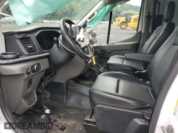 ✅ 2022 Ford Transit Cargo • VIN: 1FTBR3U84NKA43154 • Lot: 67180355. Listed on Copart with 111,614 mi. Free auction sales archive from the USA and detailed vehicle history report at DreamBid. Image 7.