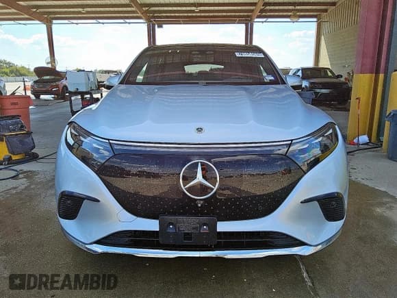 ✅ 2023 Mercedes-Benz EQS 450 • VIN: 4JGDM2EB1PA024612 • Lot: 70858565. Wystawiony na Copart z przebiegiem 31 846 mil. Bezpłatny archiwum sprzedaży aukcyjnych z USA i szczegółowy raport historii pojazdu na DreamBid. Zdjęcie 5.
