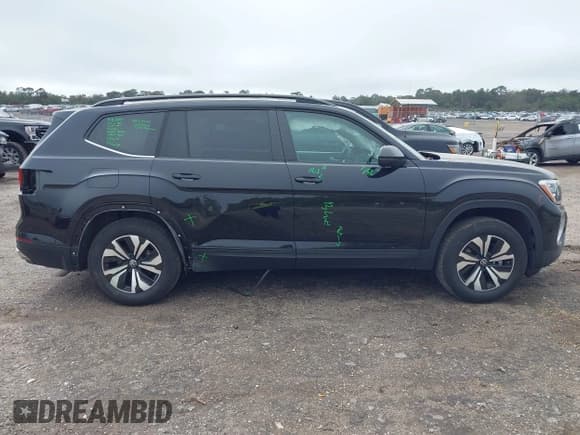 ✅ 2024 Volkswagen Atlas SE • VIN: 1V2DR2CA9RC565719 • Lot: 41213559. Listed on IAAI with 7,455 mi. Free auction sales archive from the USA and detailed vehicle history report at DreamBid. Image 13.