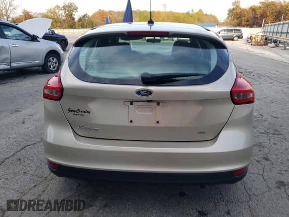 ✅ 2017 Ford Focus SE • VIN: 1FADP3K20HL342464 • Лот: 91398025. Опубликован ранее на Copart с пробегом 19 472 миль. Бесплатный доступ к архиву аукционных продаж из США и подробный отчёт об истории автомобиля на DreamBid. Изображение 6.
