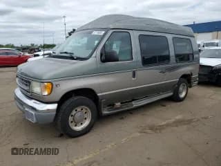 ✅ 2002 Ford Econoline Cargo Recreational • VIN: 1FDPE24L22HA66081 • Lot: 57718685. Wystawiony na Copart z przebiegiem 150 471 mil. Bezpłatny archiwum sprzedaży aukcyjnych z USA i szczegółowy raport historii pojazdu na DreamBid. Zdjęcie 1.