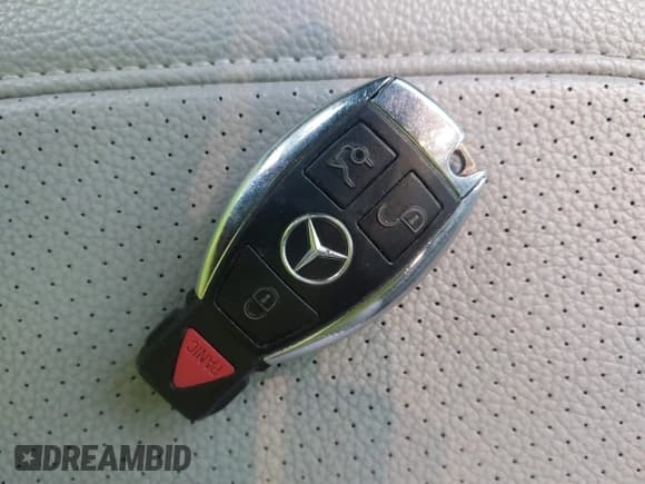 ✅ 2015 Mercedes-Benz M 350 • VIN: 4JGDA5HB5FA527483 • Lot: 43767740. Wystawiony na IAAI z przebiegiem 199 796 mil. Bezpłatny archiwum sprzedaży aukcyjnych z USA i szczegółowy raport historii pojazdu na DreamBid. Zdjęcie 11.