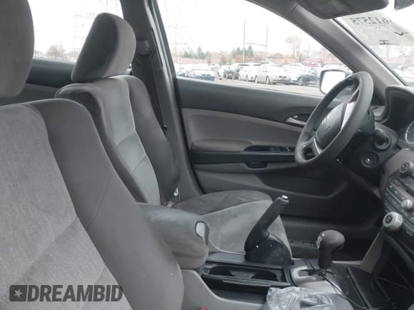 ✅ 2009 Honda Accord LX-P • VIN: 1HGCP26439A201754 • Lot: 43612575. Listed on IAAI with 286,310 mi. Free auction sales archive from the USA and detailed vehicle history report at DreamBid. Image 5.