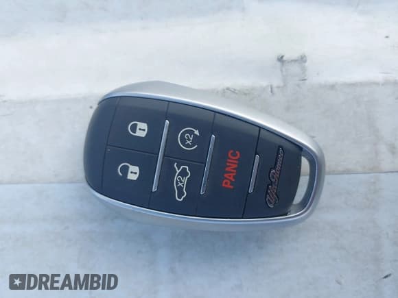 ✅ 2020 Alfa Romeo Giulia Ti • VIN: ZARFANBN0L7639218 • Lot: 43185575. Listed on IAAI with 27,923 mi. Free auction sales archive from the USA and detailed vehicle history report at DreamBid. Image 11.