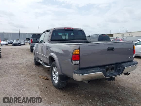 ✅ 2002 Toyota Tundra Limited • VIN: 5TBRT38192S309195 • Lot: 41746193. Listed on IAAI with 385,458 mi. Free auction sales archive from the USA and detailed vehicle history report at DreamBid. Image 3.