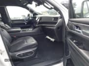 ✅ 2022 Jeep Wagoneer Series II • VIN: 1C4SJVBT1NS205199 • Lot: 42969140. Wystawiony na IAAI z przebiegiem 83 067 mil. Bezpłatny archiwum sprzedaży aukcyjnych z USA i szczegółowy raport historii pojazdu na DreamBid. Zdjęcie 5.