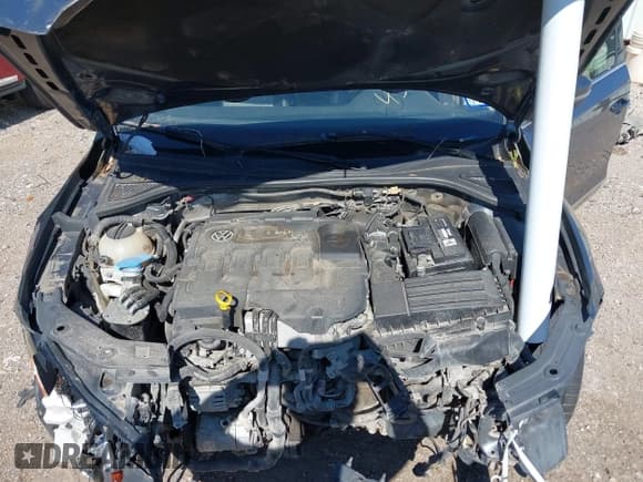 ✅ 2015 Volkswagen Passat SE • VIN: 1VWBV7A30FC059601 • Lot: 43609011. Listed on IAAI with 125,336 mi. Free auction sales archive from the USA and detailed vehicle history report at DreamBid. Image 10.