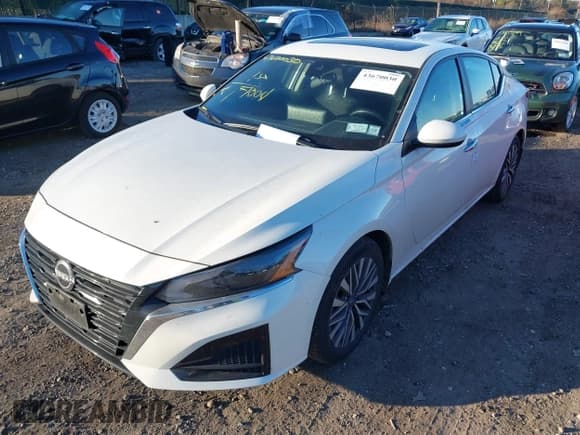 ✅ 2024 Nissan Altima SV • VIN: 1N4BL4DV9RN407138 • Lot: 43670030. Listed on IAAI with 15,329 mi. Free auction sales archive from the USA and detailed vehicle history report at DreamBid. Image 2.