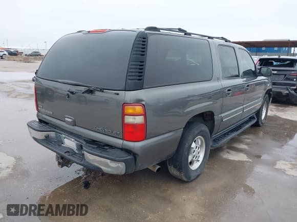 ✅ 2002 Chevrolet Suburban LS • VIN: 3GNEC16Z02G192437 • Лот: 41715752. Опубликован ранее на IAAI с пробегом 185 353 миль. Бесплатный доступ к архиву аукционных продаж из США и подробный отчёт об истории автомобиля на DreamBid. Изображение 4.
