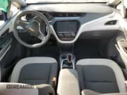 ✅ 2017 Chevrolet Bolt EV LT • VIN: 1G1FW6S06H4180512 • Lot: 44037744. Wystawiony na Copart z przebiegiem Nie podano. Bezpłatny archiwum sprzedaży aukcyjnych z USA i szczegółowy raport historii pojazdu na DreamBid. Zdjęcie 8.