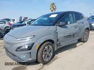 ✅ 2022 Hyundai Kona SEL • VIN: KM8K23AG4NU141181 • Lot: 43400713. Wystawiony na IAAI z przebiegiem 35 129 mil mil. Skorzystaj z bezpłatnego archiwum sprzedaży aukcyjnych z USA i zobacz szczegółowy raport historii pojazdu na DreamBid. Zdjęcie 2.