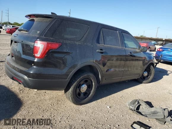 ✅ 2017 Ford Police Interceptor Utility • VIN: 1FM5K8AT9HGB82772 • Лот: 72548344. Опубликован ранее на Copart с пробегом 157 268 миль. Бесплатный доступ к архиву аукционных продаж из США и подробный отчёт об истории автомобиля на DreamBid. Изображение 3.