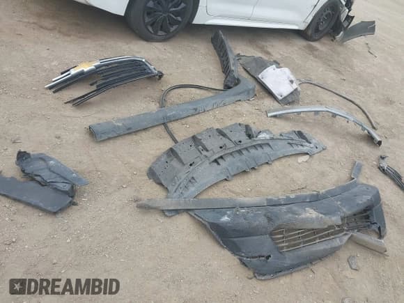 ✅ 2023 Chevrolet Traverse LS • VIN: 1GNERFKW7PJ184445 • Lot: 43142536. Wystawiony na IAAI z przebiegiem 56 715 mil. Bezpłatny archiwum sprzedaży aukcyjnych z USA i szczegółowy raport historii pojazdu na DreamBid. Zdjęcie 11.