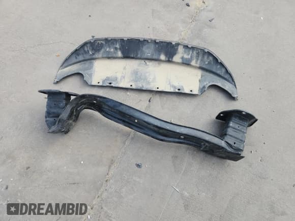 ✅ 2024 Dodge Hornet R/T • VIN: ZACPDFCW9R3A32238 • Lot: 89717545. Listed on Copart with 43,766 mi. Free auction sales archive from the USA and detailed vehicle history report at DreamBid. Image 13.