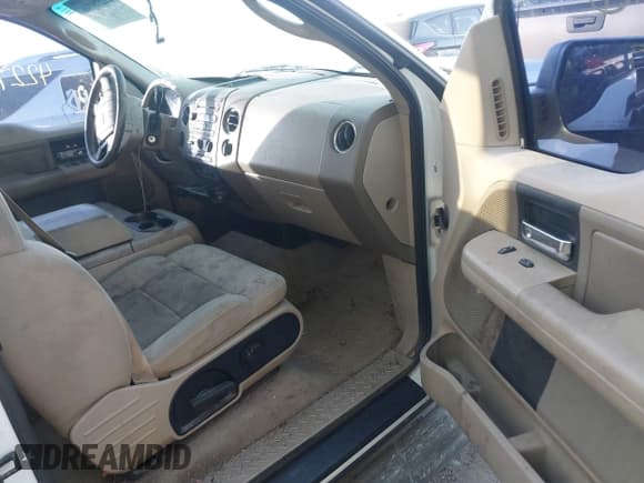 ✅ 2004 Ford F-150 STX • VIN: 1FTRX14W14FA10594 • Lot: 42278746. Listed on IAAI with 285,096 mi. Free auction sales archive from the USA and detailed vehicle history report at DreamBid. Image 5.