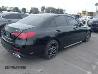 ✅ 2024 Mercedes-Benz C 300 • VIN: W1KAF4HB2RR190933 • Лот: 43398611. Опубликован ранее на IAAI с пробегом 2 745 миль. Бесплатный доступ к архиву аукционных продаж из США и подробный отчёт об истории автомобиля на DreamBid. Изображение 4.