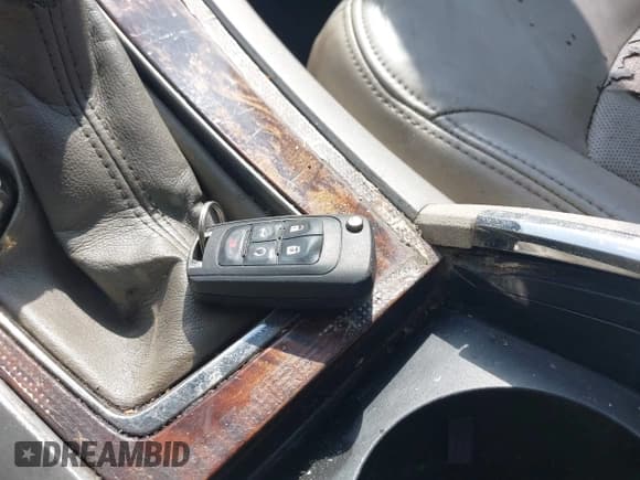 ✅ 2013 Buick LaCrosse Premium 2 • VIN: 1G4GH5G34DF281769 • Lot: 42753114. Wystawiony na IAAI z przebiegiem 245 724 mil. Bezpłatny archiwum sprzedaży aukcyjnych z USA i szczegółowy raport historii pojazdu na DreamBid. Zdjęcie 11.