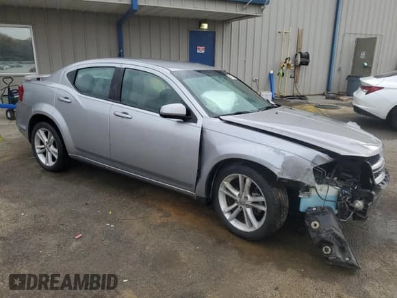 ✅ 2014 Dodge Avenger SXT • VIN: 1C3CDZCB5EN152213 • Lot: 93470625. Wystawiony na Copart z przebiegiem 140 068 mil. Bezpłatny archiwum sprzedaży aukcyjnych z USA i szczegółowy raport historii pojazdu na DreamBid. Zdjęcie 4.