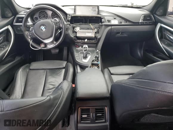 ✅ 2018 BMW 3 Series 340i • VIN: WBA8B3C54JK384826 • Lot: 52152225. Wystawiony na Copart z przebiegiem 95 017 mil. Bezpłatny archiwum sprzedaży aukcyjnych z USA i szczegółowy raport historii pojazdu na DreamBid. Zdjęcie 8.