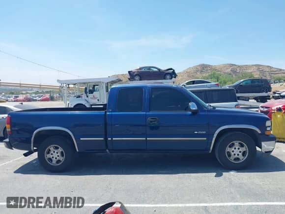 ✅ 2001 Chevrolet Silverado 1500 LT • VIN: 1GCEC19T61Z324941 • Lot: 42094622. Wystawiony na IAAI z przebiegiem 192 814 mil mil. Skorzystaj z bezpłatnego archiwum sprzedaży aukcyjnych z USA i zobacz szczegółowy raport historii pojazdu na DreamBid. Zdjęcie 13.