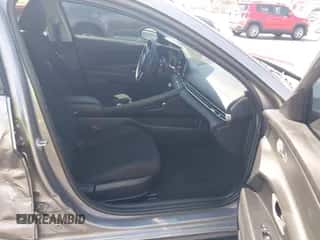 2024 Hyundai Elantra SEL with VIN KMHLM4DG0RU832858, listed as a IAAI auction lot 43229755 with 11,058 mi miles and . Bid and sale history available at DreamBid. Image 5.