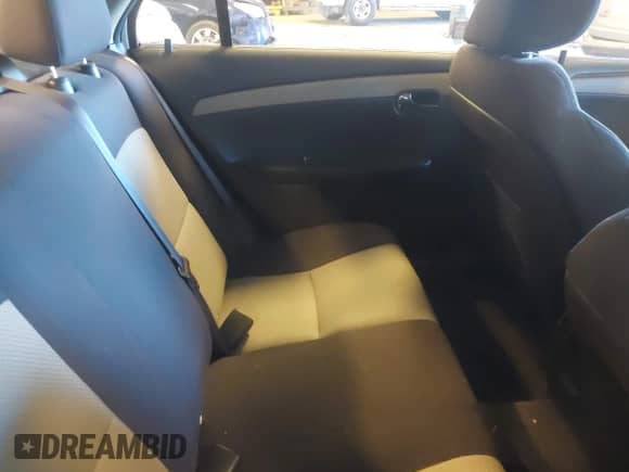 2010 Chevrolet Malibu 1LT z VIN 1G1ZC5EB2AF307280, wystawiony jako IAAI lot #43477502 z przebiegiem 79 349 mil mil oraz . Historia ofert i sprzedaży dostępna na DreamBid. Obrazek 8.