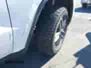 2018 Jeep Grand Cherokee Sterling z VIN 1C4RJFBGXJC267146, wystawiony jako IAAI lot #43411533 z przebiegiem 58 843 mil mil oraz . Historia ofert i sprzedaży dostępna na DreamBid. Obrazek 17.