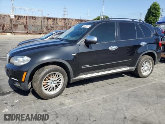 ✅ 2012 BMW X5 35d • VIN: 5UXZW0C51CL672406 • Lot: 61686185. Listed on Copart with 139,408 mi. Free auction sales archive from the USA and detailed vehicle history report at DreamBid. Image 1.