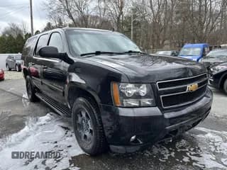 ✅ 2013 Chevrolet Suburban LT • VIN: 1GNSKJE78DR138778 • Lot: 43795061. Listed on IAAI with 100,121 mi. Free auction sales archive from the USA and detailed vehicle history report at DreamBid. Image 1.