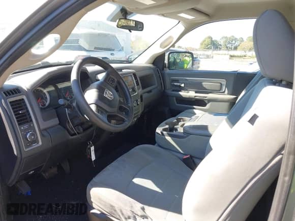 2013 Ram 1500 Express z VIN 3C6JR6ATXDG505915, wystawiony jako IAAI lot #43504506 z przebiegiem 171 665 mil mil oraz . Historia ofert i sprzedaży dostępna na DreamBid. Obrazek 8.